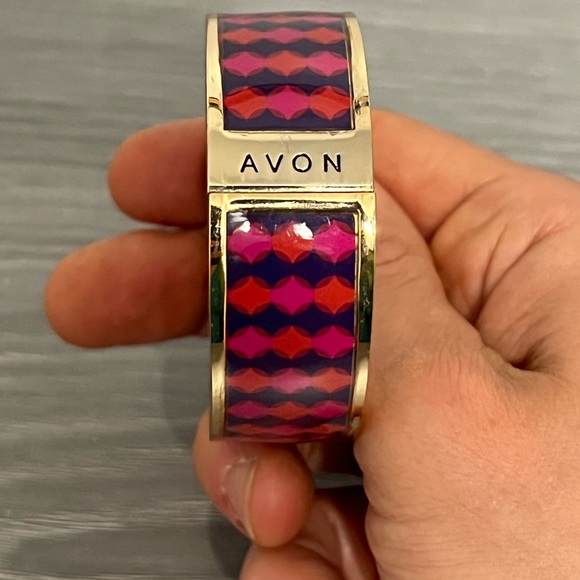 Avon Hinged Bangle Bracelet with Purple, Pink, and Coral Abstract Design - Picture 4 of 8